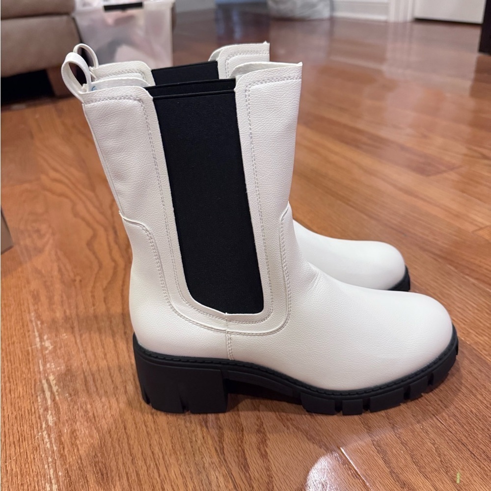 Tinstree Stylish‎ Chunky Sole Women's Chelsea Boots Size 10 Urban Chic Edgy